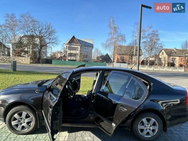 Чорний Шкода Октавія, об'ємом двигуна 1.6 л та пробігом 341 тис. км за 6200 $, фото 7 на Automoto.ua