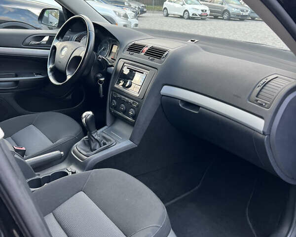 Чорний Шкода Октавія, об'ємом двигуна 1.6 л та пробігом 210 тис. км за 6900 $, фото 16 на Automoto.ua
