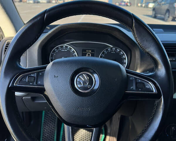 Черный Шкода Октавия, объемом двигателя 1.97 л и пробегом 293 тыс. км за 7100 $, фото 12 на Automoto.ua