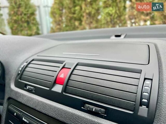 Черный Шкода Октавия, объемом двигателя 1.6 л и пробегом 198 тыс. км за 6700 $, фото 121 на Automoto.ua