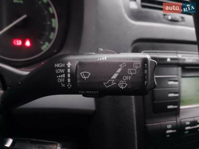 Чорний Шкода Октавія, об'ємом двигуна 1.6 л та пробігом 201 тис. км за 5800 $, фото 27 на Automoto.ua