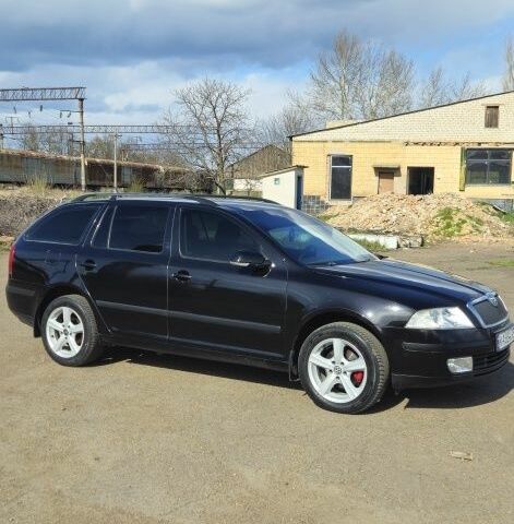 Черный Шкода Октавия, объемом двигателя 1.6 л и пробегом 252 тыс. км за 6200 $, фото 3 на Automoto.ua