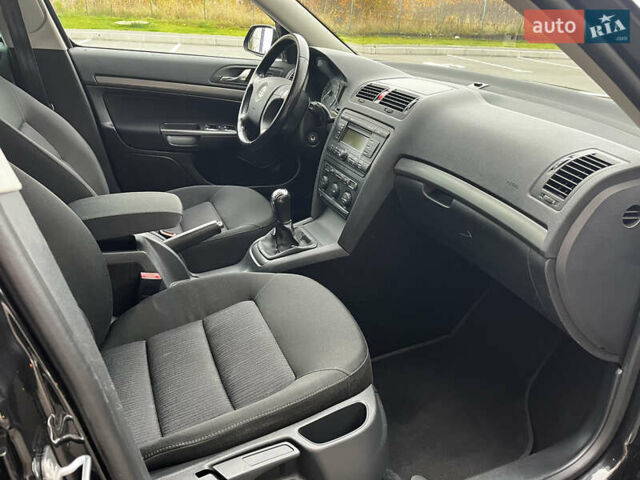 Чорний Шкода Октавія, об'ємом двигуна 1.8 л та пробігом 149 тис. км за 7399 $, фото 79 на Automoto.ua