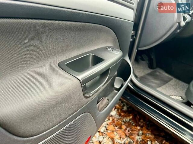 Черный Шкода Октавия, объемом двигателя 1.6 л и пробегом 198 тыс. км за 6700 $, фото 73 на Automoto.ua