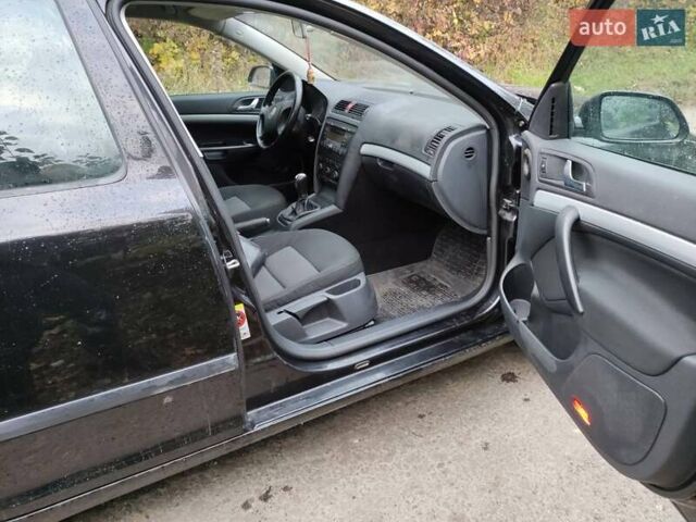 Черный Шкода Октавия, объемом двигателя 1.9 л и пробегом 260 тыс. км за 5600 $, фото 6 на Automoto.ua