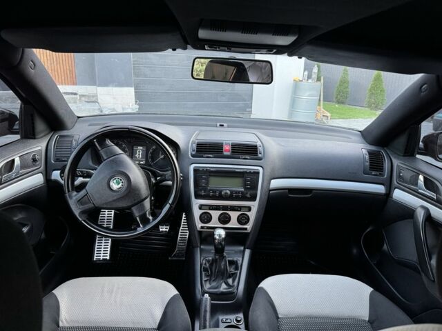 Черный Шкода Октавия, объемом двигателя 2 л и пробегом 280 тыс. км за 7000 $, фото 3 на Automoto.ua