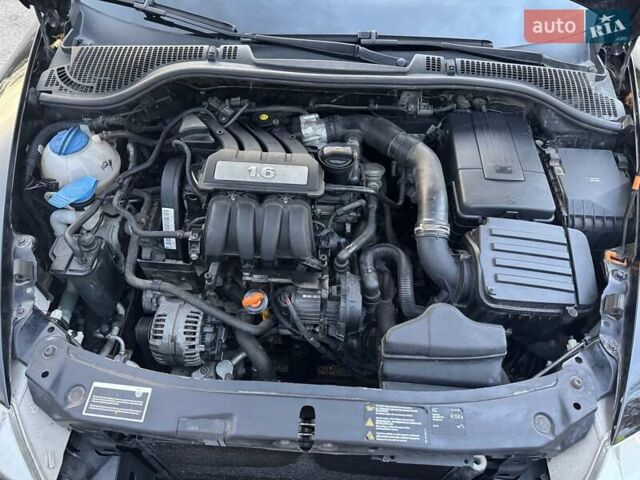 Чорний Шкода Октавія, об'ємом двигуна 1.6 л та пробігом 239 тис. км за 7800 $, фото 3 на Automoto.ua