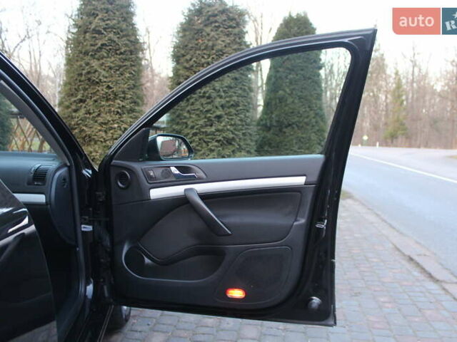 Черный Шкода Октавия, объемом двигателя 1.6 л и пробегом 215 тыс. км за 6390 $, фото 108 на Automoto.ua