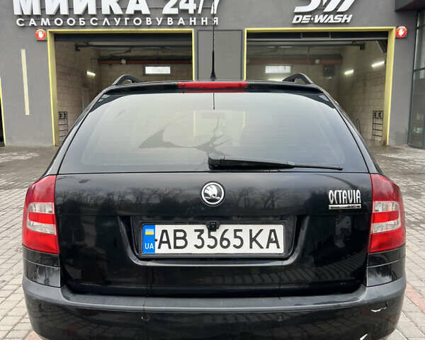 Черный Шкода Октавия, объемом двигателя 1.6 л и пробегом 242 тыс. км за 5500 $, фото 2 на Automoto.ua