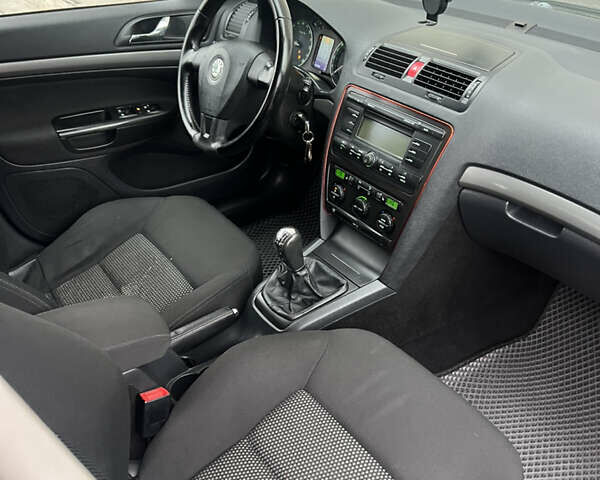 Чорний Шкода Октавія, об'ємом двигуна 1.97 л та пробігом 382 тис. км за 7350 $, фото 10 на Automoto.ua