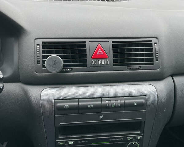 Чорний Шкода Октавія, об'ємом двигуна 1.6 л та пробігом 223 тис. км за 6300 $, фото 11 на Automoto.ua