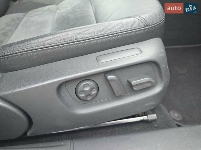 Черный Шкода Октавия, объемом двигателя 2 л и пробегом 245 тыс. км за 9199 $, фото 48 на Automoto.ua