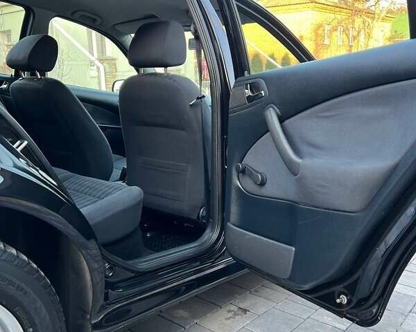 Черный Шкода Октавия, объемом двигателя 1.6 л и пробегом 189 тыс. км за 6200 $, фото 84 на Automoto.ua