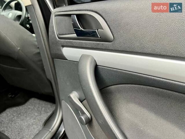 Черный Шкода Октавия, объемом двигателя 1.6 л и пробегом 198 тыс. км за 6700 $, фото 96 на Automoto.ua