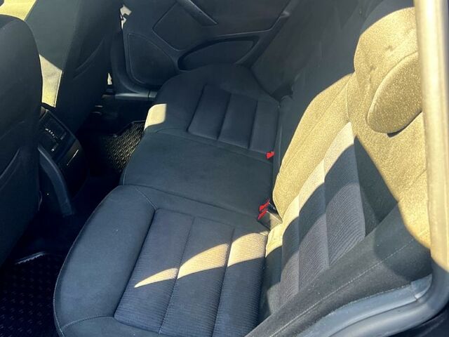 Чорний Шкода Октавія, об'ємом двигуна 2 л та пробігом 230 тис. км за 6600 $, фото 4 на Automoto.ua