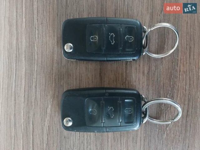 Чорний Шкода Октавія, об'ємом двигуна 1.8 л та пробігом 266 тис. км за 6800 $, фото 15 на Automoto.ua