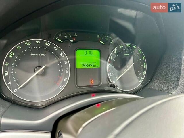 Черный Шкода Октавия, объемом двигателя 1.6 л и пробегом 198 тыс. км за 6700 $, фото 76 на Automoto.ua