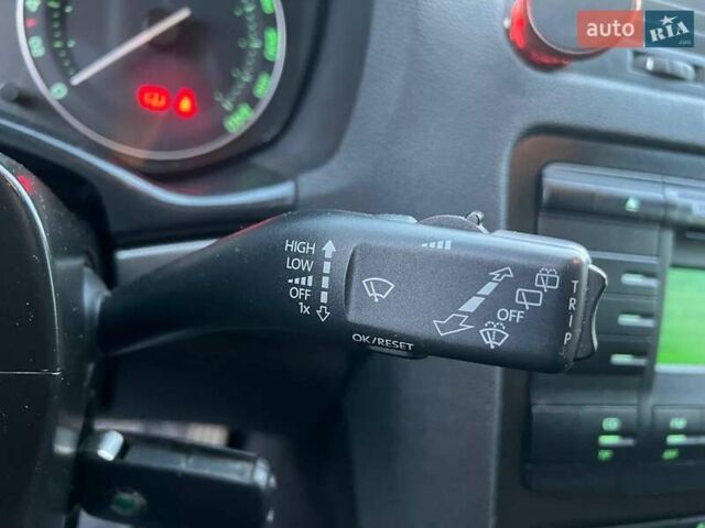 Черный Шкода Октавия, объемом двигателя 2 л и пробегом 307 тыс. км за 6990 $, фото 23 на Automoto.ua