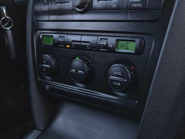 Черный Шкода Октавия, объемом двигателя 1.6 л и пробегом 239 тыс. км за 6955 $, фото 14 на Automoto.ua