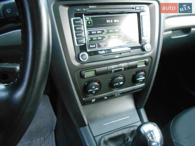 Черный Шкода Октавия, объемом двигателя 1.6 л и пробегом 233 тыс. км за 7600 $, фото 9 на Automoto.ua