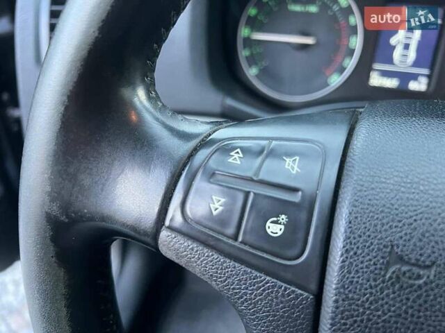 Черный Шкода Октавия, объемом двигателя 2 л и пробегом 307 тыс. км за 6990 $, фото 22 на Automoto.ua