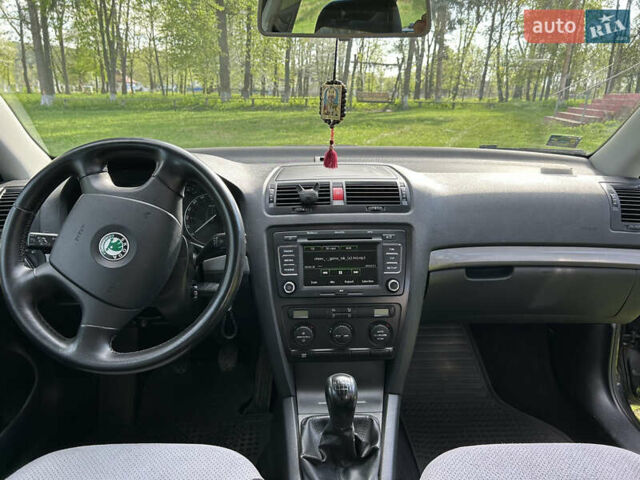 Чорний Шкода Октавія, об'ємом двигуна 1.8 л та пробігом 294 тис. км за 5999 $, фото 8 на Automoto.ua