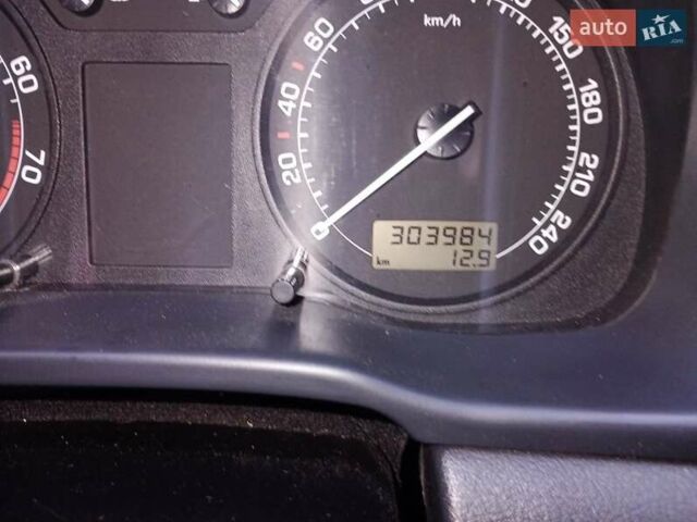 Чорний Шкода Октавія, об'ємом двигуна 1.6 л та пробігом 301 тис. км за 4900 $, фото 5 на Automoto.ua