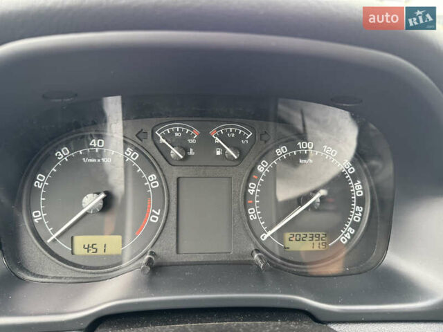 Чорний Шкода Октавія, об'ємом двигуна 1.6 л та пробігом 202 тис. км за 6100 $, фото 12 на Automoto.ua