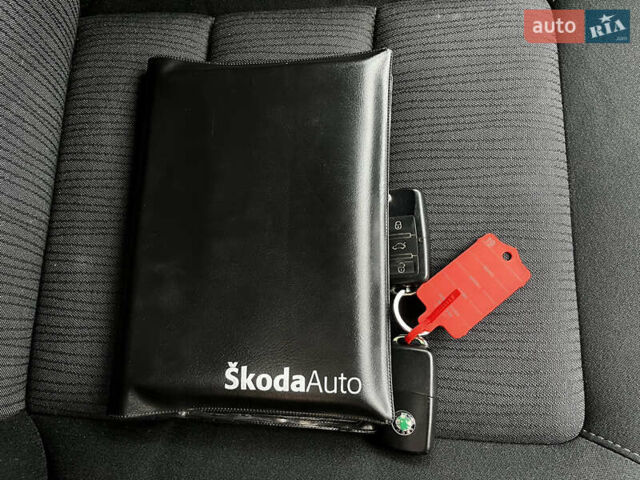 Чорний Шкода Октавія, об'ємом двигуна 1.8 л та пробігом 149 тис. км за 7399 $, фото 81 на Automoto.ua