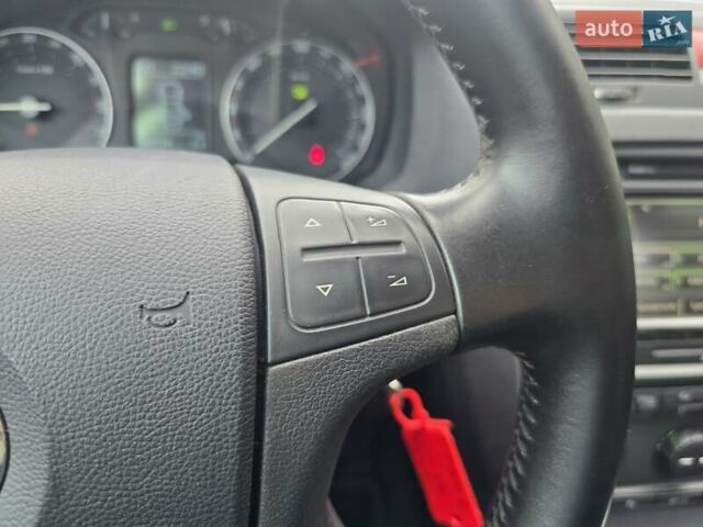 Черный Шкода Октавия, объемом двигателя 2 л и пробегом 245 тыс. км за 9199 $, фото 54 на Automoto.ua