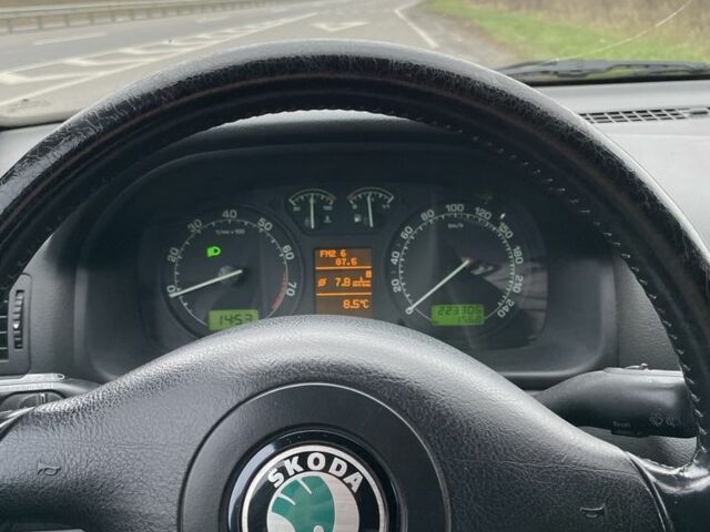 Чорний Шкода Октавія, об'ємом двигуна 1.6 л та пробігом 223 тис. км за 6300 $, фото 6 на Automoto.ua