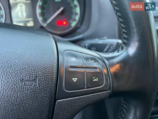 Черный Шкода Октавия, объемом двигателя 2 л и пробегом 307 тыс. км за 6990 $, фото 21 на Automoto.ua