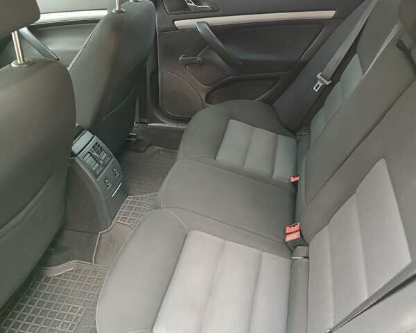 Черный Шкода Октавия, объемом двигателя 1.6 л и пробегом 232 тыс. км за 6200 $, фото 5 на Automoto.ua