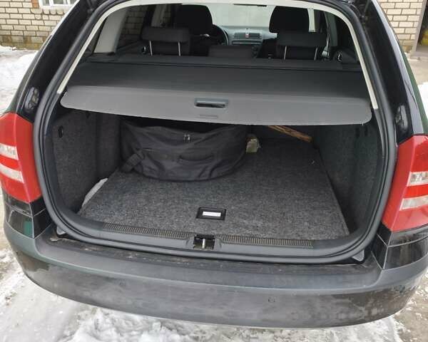 Черный Шкода Октавия, объемом двигателя 1.6 л и пробегом 271 тыс. км за 7300 $, фото 7 на Automoto.ua