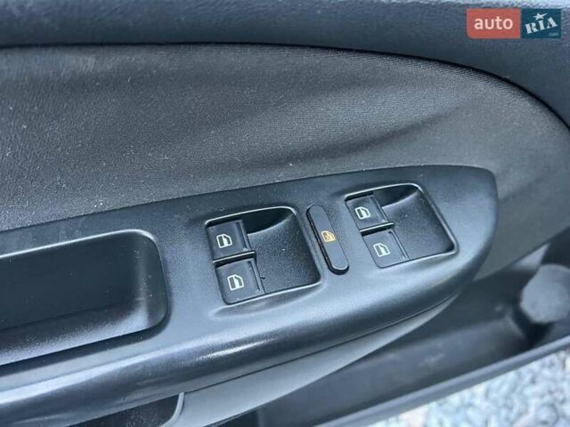 Черный Шкода Октавия, объемом двигателя 2 л и пробегом 307 тыс. км за 6990 $, фото 14 на Automoto.ua