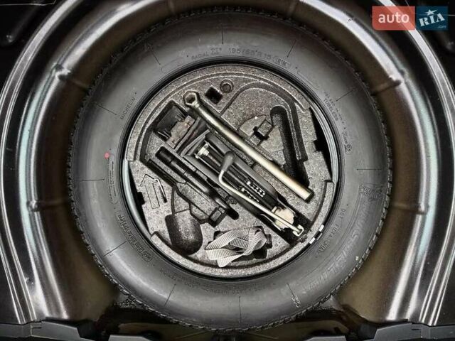 Черный Шкода Октавия, объемом двигателя 1.6 л и пробегом 201 тыс. км за 6900 $, фото 12 на Automoto.ua