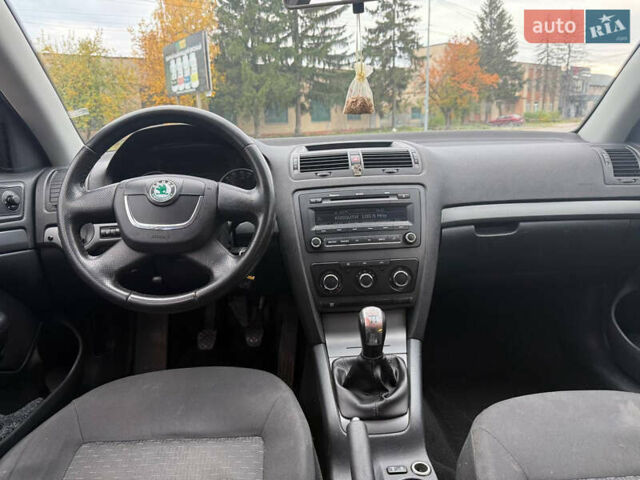 Черный Шкода Октавия, объемом двигателя 1.9 л и пробегом 253 тыс. км за 6500 $, фото 5 на Automoto.ua