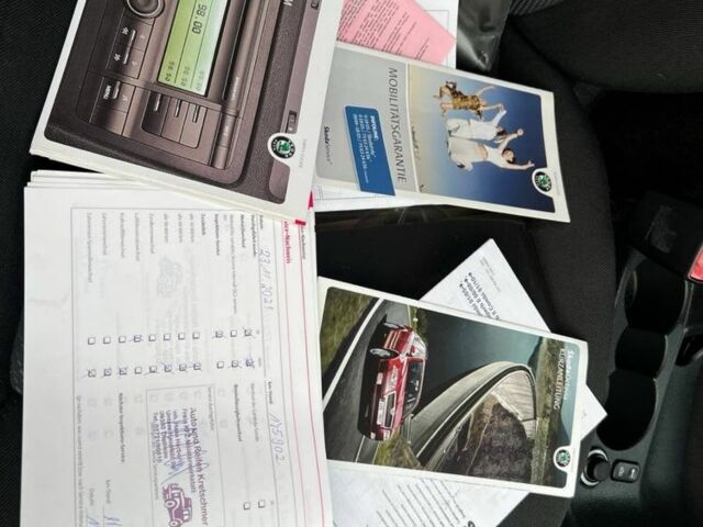 Чорний Шкода Октавія, об'ємом двигуна 1.6 л та пробігом 201 тис. км за 6999 $, фото 13 на Automoto.ua