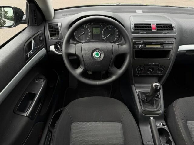 Шкода Октавия 2008 в Чернигове на Automoto.ua Черный Шкода Октавия, объемом двигателя 1.6 л и пробегом 201 тыс. км за 6900 $, фото 8 на Automoto.ua