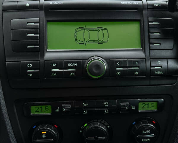 Черный Шкода Октавия, объемом двигателя 1.6 л и пробегом 187 тыс. км за 6450 $, фото 25 на Automoto.ua