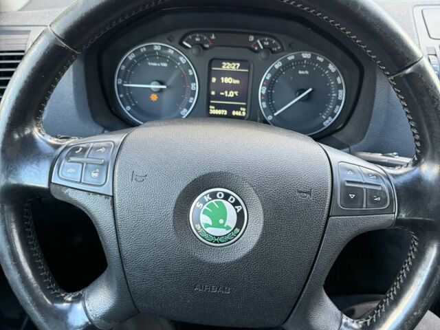 Черный Шкода Октавия, объемом двигателя 1.9 л и пробегом 280 тыс. км за 3550 $, фото 14 на Automoto.ua