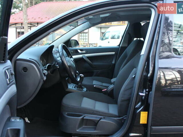 Черный Шкода Октавия, объемом двигателя 1.6 л и пробегом 215 тыс. км за 6390 $, фото 76 на Automoto.ua