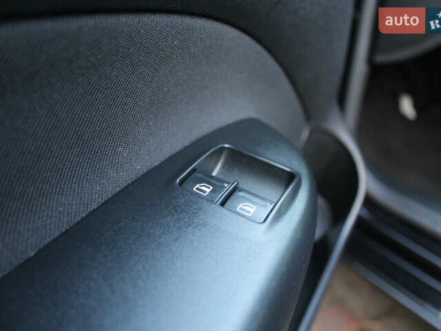 Черный Шкода Октавия, объемом двигателя 1.6 л и пробегом 215 тыс. км за 6390 $, фото 84 на Automoto.ua