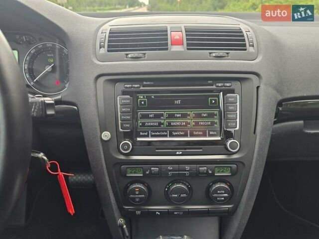 Черный Шкода Октавия, объемом двигателя 2 л и пробегом 245 тыс. км за 9199 $, фото 58 на Automoto.ua