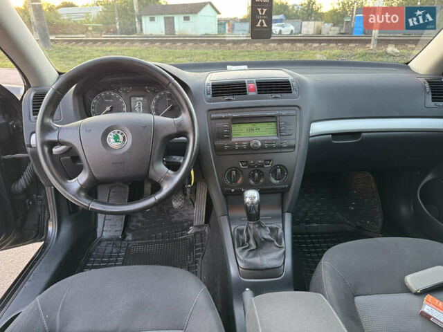 Черный Шкода Октавия, объемом двигателя 1.6 л и пробегом 245 тыс. км за 7200 $, фото 8 на Automoto.ua