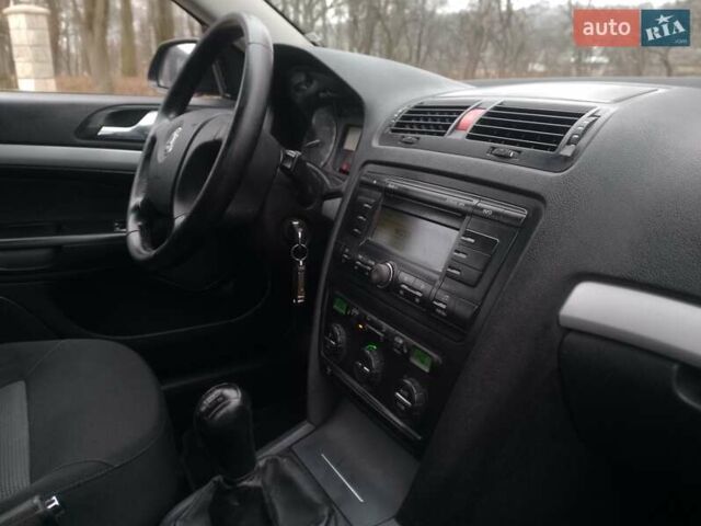 Чорний Шкода Октавія, об'ємом двигуна 1.6 л та пробігом 201 тис. км за 5800 $, фото 31 на Automoto.ua