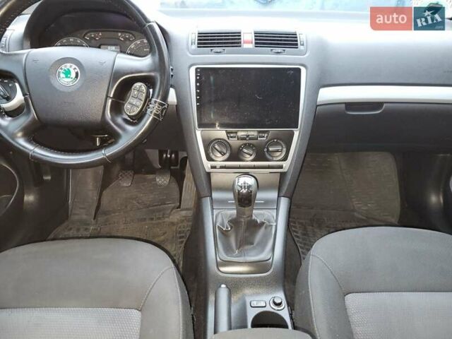 Чорний Шкода Октавія, об'ємом двигуна 1.9 л та пробігом 208 тис. км за 6900 $, фото 5 на Automoto.ua