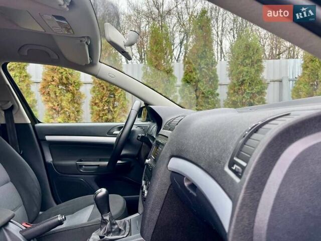 Черный Шкода Октавия, объемом двигателя 1.6 л и пробегом 198 тыс. км за 6700 $, фото 116 на Automoto.ua