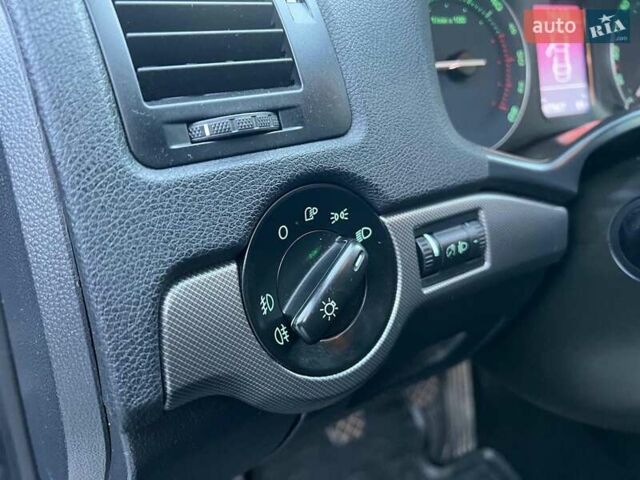 Черный Шкода Октавия, объемом двигателя 2 л и пробегом 307 тыс. км за 6990 $, фото 17 на Automoto.ua