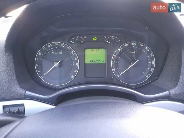 Черный Шкода Октавия, объемом двигателя 1.6 л и пробегом 186 тыс. км за 6799 $, фото 1 на Automoto.ua